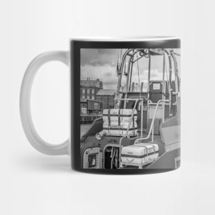 RNLI lifeboat moored in Great Yarmouth Mug